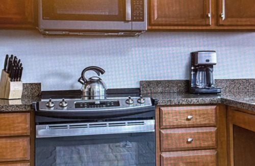 Palm Desert Condominio | 1bed-room villa 820sqft with living room full kitchen at Palm Desert, CA.