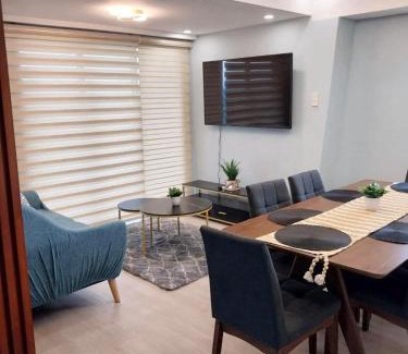 San Fernando Apartamento | 1BEDROOM Unit at Azure north With Netflix up to 6PAX