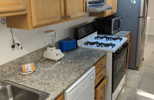 Piedmont Apartamento | 1BR, 1BA spacious, fully furnished unit in best area with laundry, Wi-Fi, TV.
