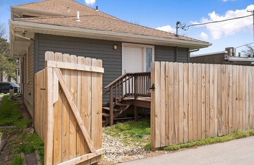 North Kansas City Apartamento | 1BR/1BA Studio in NKC|Great Location+Walkable