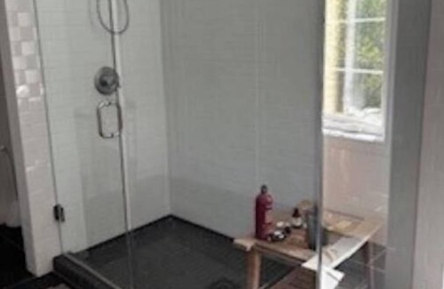 Bearspaw Apartamento | 1BR 1Bath Home in Calgary.