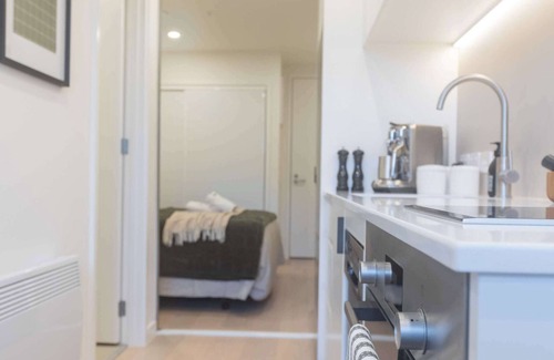 Te Aro Apartamento | 1BR Alpha APT - Central Stay, Top Amenities