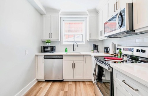 Hamilton Apartamento | 1BR Apt with King Bed & Netflix-Near Downtown