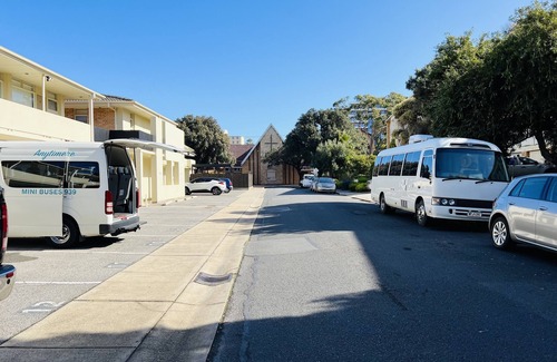 Glenelg North Apartamento | 1BR APT with parking close to beach
