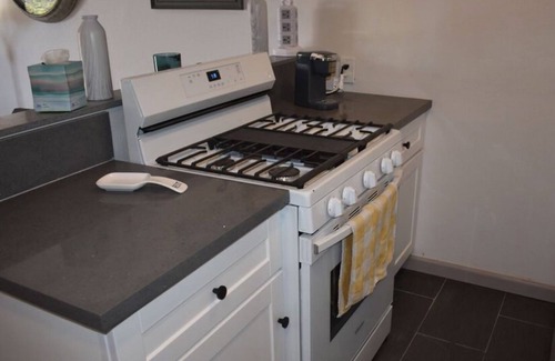 Thousand Oaks Apartamento | 1br/Bd, totally private apartment at the top of the mountain. 100% private