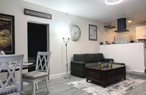 Thousand Oaks Apartamento | 1br/Bd, totally private apartment at the top of the mountain. 100% private