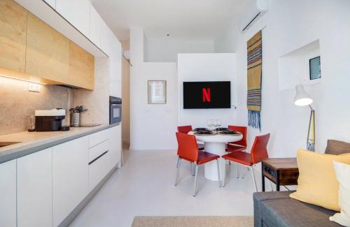 Lisbon Old Town Apartamento | 1BR Cocoon in the heart of santos - AC | By Airnest