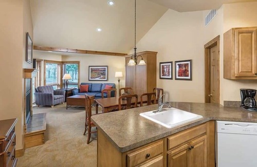 Hanover Condominio | 1br Condo Golfing in Beautiful Galena