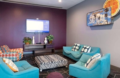 Anaheim Resort Condominio | 1br Condo SoCal Thrill Seek in Theme Parks!