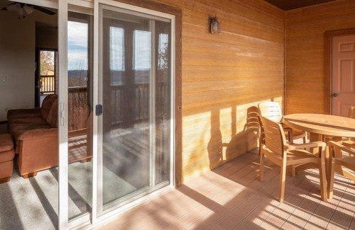 Branson Condominio | 1BR Condo w/ Pool near Silver Dollar City