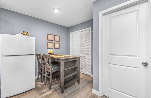 Park Place Apartamento | Spacious Apt | 3 Full Beds | Gated Parking