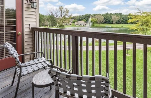 Lake Delton Condominio | 1br Deluxe Condo in Tranquil Wilderness Setting