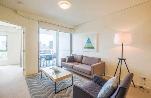Bowen Hills Apartamento | 1BR Executive Apartment with Pool & Gym - Sleeps 3