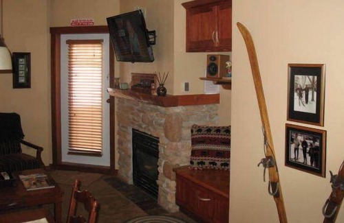 Salt Lake Mountain Resorts Condominio | Suite ejecutiva de 1 habitación en Solitude Village - 300 escalones para telesillas - mejorada