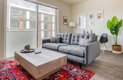 Downtown Apartamento | 1BR in Redmond with On-Site Amenities