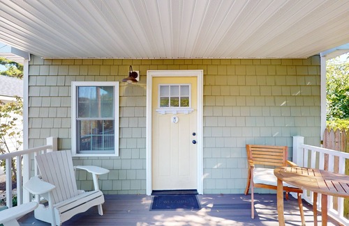 Lower Township Casa | 1BR King Bed Sofa Bed Sleeps 4 POOL - 7