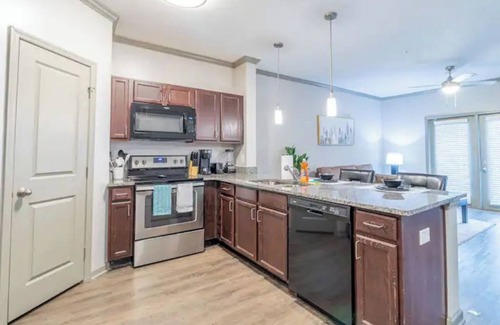 South Nashville Apartamento | 1BR Near Downtown+Parking+Pool+Corporate+Business+Nomad+NICE+Quiet