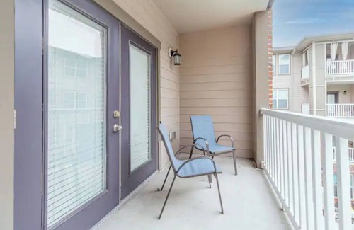 South Nashville Apartamento | 1BR Near Downtown+Parking+Pool+Corporate+Business+Nomad+NICE+Quiet