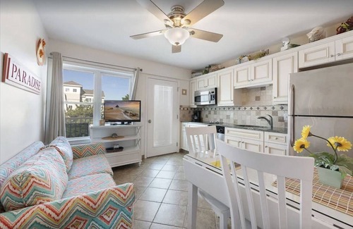Beach Haven Condominio | 1 of 7 oceanblock condos AND 140' from beach