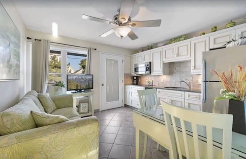 Beach Haven Condominio | 1BR Ocean Block Condo – 140’ from the Beach
