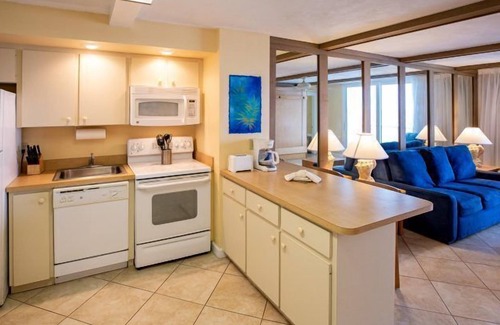 Daytona Beach Shores Condominio | 1BR Oceanfront Condo w/Balcony & Kitchen