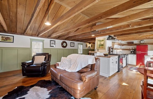Gilmanton Apartamento | 1BR on Lovely Farm w/ Mtn View!