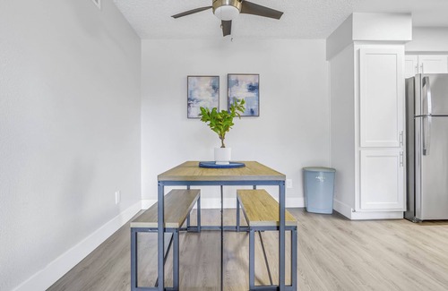 Mesa Apartamento | 1BR/Pool/Gym/1 Mi To Banner Hospital