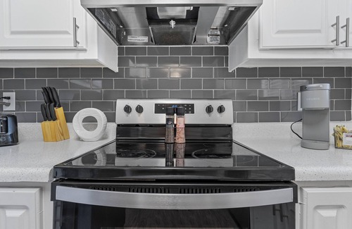 Mesa Apartamento | 1BR/Pool/Gym/1 Mi To Banner Hospital
