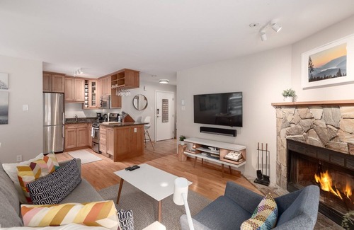 Whistler Creekside Condominio | 1BR | Powderview - Creekside | Bright and Cozy | Private Bike/Ski Storage | Free Parking