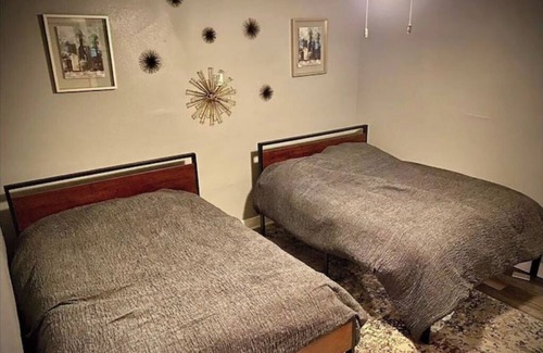Bay City Apartamento | 1BR Retreat: 2 BD Beach & Shops