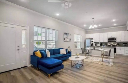 MacGregor Apartamento | 1BR The Raven Flats! A Hermann Park! Med Center!