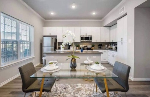 MacGregor Apartamento | 1BR The Raven Flats! A Hermann Park! Med Center!