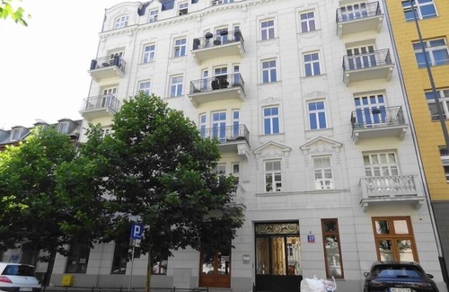 Praga Polnoc Apartamento | 1BR, Vertuo coffee, Ada cosmetics, metro 3 minutes