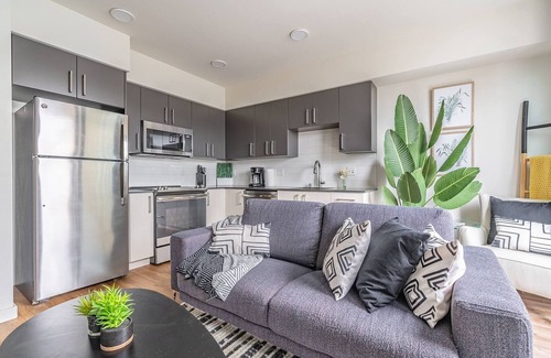 West Bellevue Apartamento | 1BR | Views, Rooftop, Gym | Sophari B | Bellevue