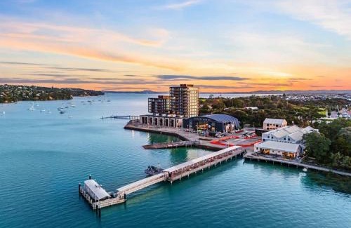 Hobsonville Apartamento | 1BR with Balcony Close to Ferry by Zodiak Stays