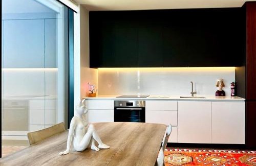 Hobsonville Apartamento | 1BR with Balcony Close to Ferry by Zodiak Stays