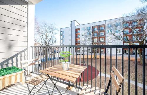 Old Fourth Ward Apartamento | 1BR with Balcony in Downtown 542Blvd205