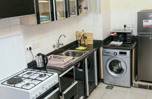 Nairobi Apartamento | 1BR with easy access to all city hotspots for Leisure or Business near to shops