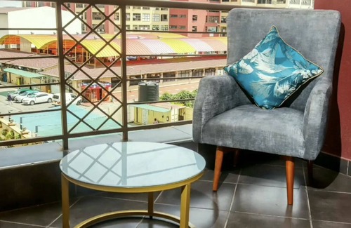 Nairobi Apartamento | 1BR with easy access to all city hotspots for Leisure or Business near to shops