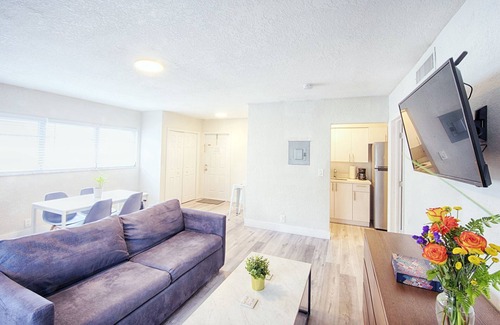 Deerfield Beach Apartamento | 1BR With Updated Kitchen 203 | Sleeps up to 4