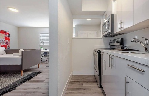 Deerfield Beach Apartamento | 1BR With Updated Kitchen 203 | Sleeps up to 4