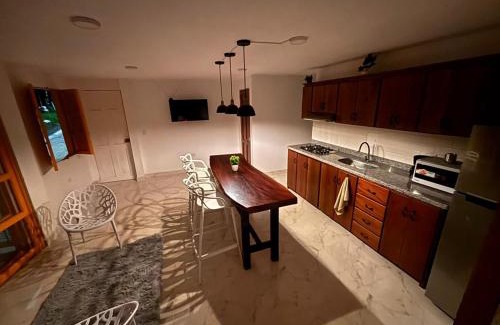 Jerico Apartamento | 1Cálido y Amarillo