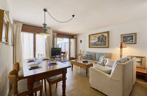 Llafranc Apartamento | 1CYP01 - Duplex for 7 people n the seafront of Llafranc beach