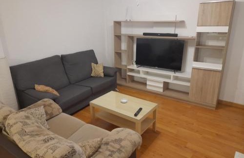 La Linea de la Concepcion Apartamento | 1F, Aire Acondic, 80m2, 2 dormitorios, 4 huéspedes, WIFI GRATIS