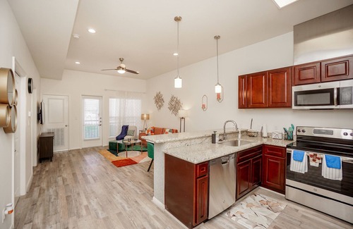Katy Casa | 1H |Modern Urban Living in Suburban setting