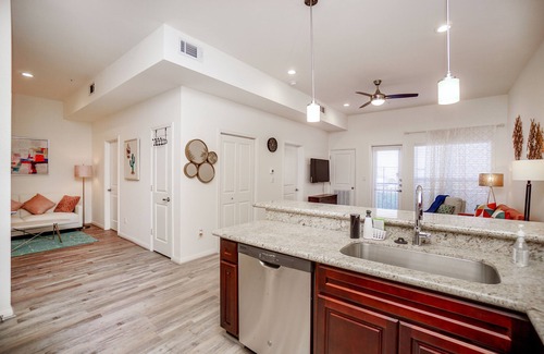 Katy Casa | 1H |Modern Urban Living in Suburban setting