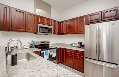 Katy Casa | 1H |Modern Urban Living in Suburban setting