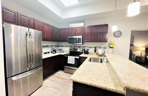 Katy Condominio | 1K| Spacious Home in Gated Complex| Walk to your Daily Needs