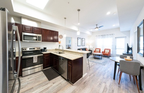 Katy Condominio | 1O | Charm in Katy Asian Town & Marketplace