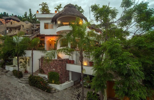 Sayulita Villa | 1st CLASS PVT Pool Hot Tub AC 1 Block Main ST Amazing VIEWs SpotLess So Perfect